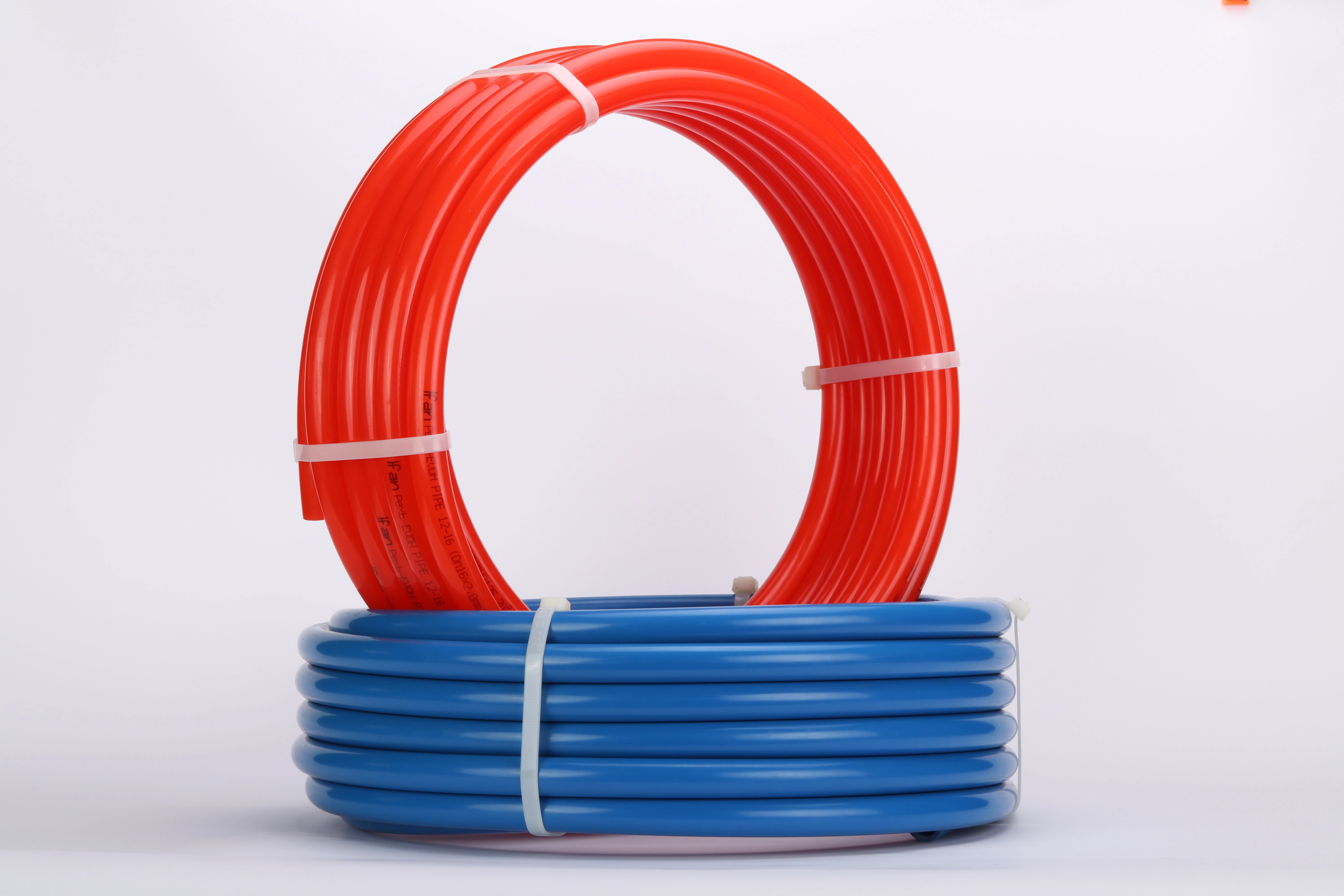 Manufacturing methods comparison for PEX-A (peroxide), PEX-B (silane), and PEX-C (electron beam radiation)