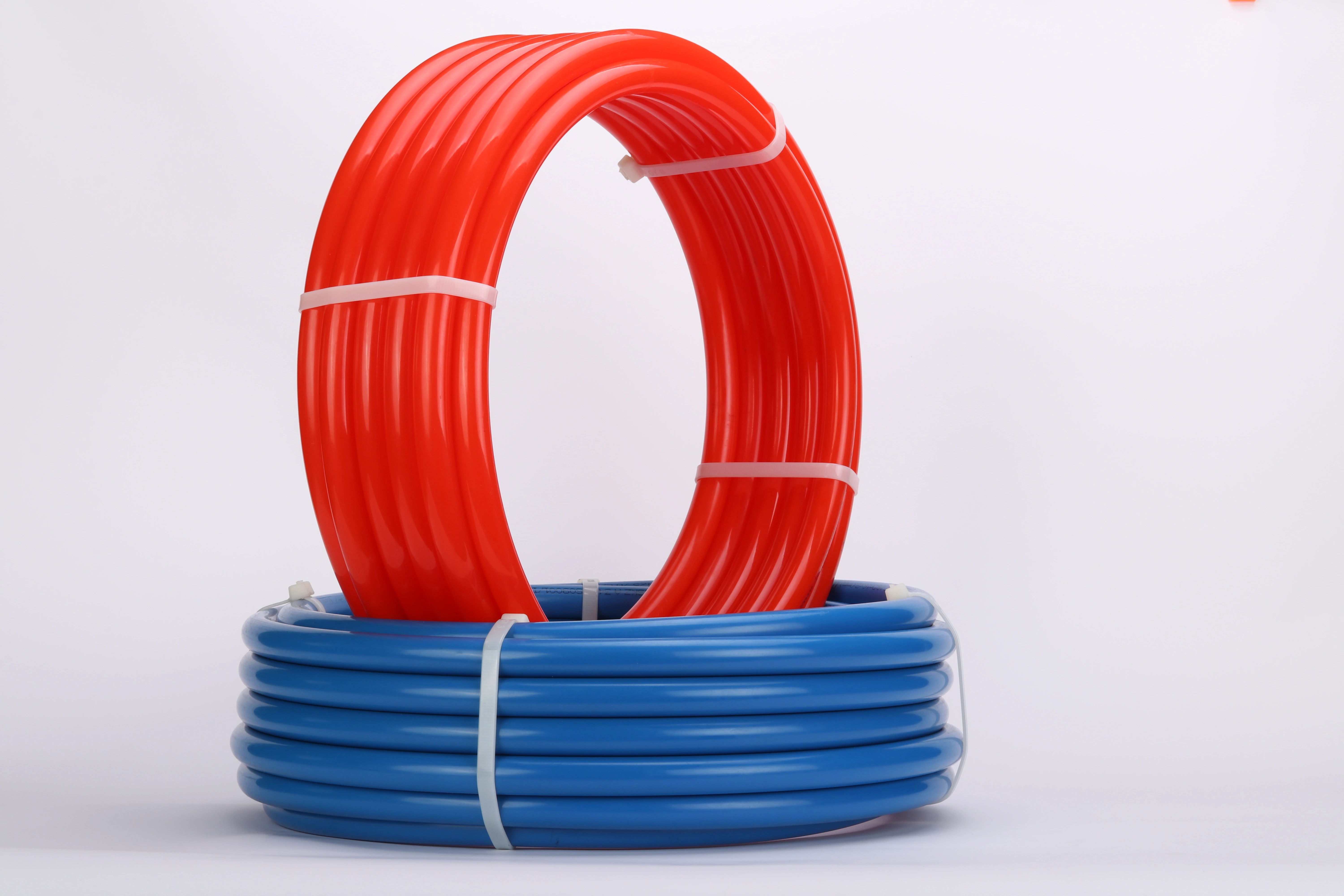 Flexibility and freeze resistance comparison of PEX-A, PEX-B, and PEX-C pipes